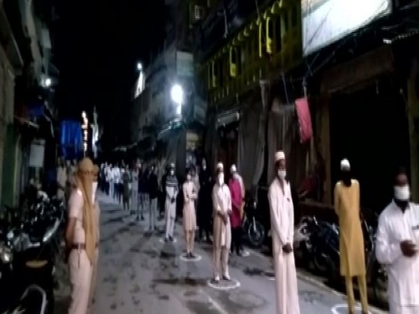 Devotees were seen entering the Dargah maintaining social distance and wearing masks. (Photo: ANI)