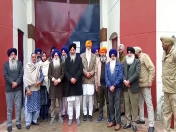 SGPC delegation outside Patiala Jail [Photo/ANI] 