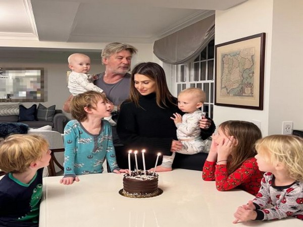 Alec Baldwin with his wife Hilaria Baldwin and children (Image source: Instagram)