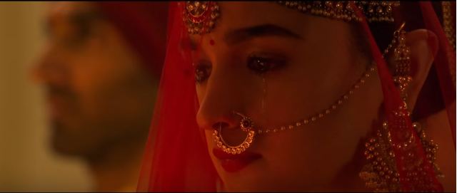 A still from the trailer of 'Kalank' featuring Alia Bhatt and Aditya Roy Kapur (in the background) (Source: YouTube)