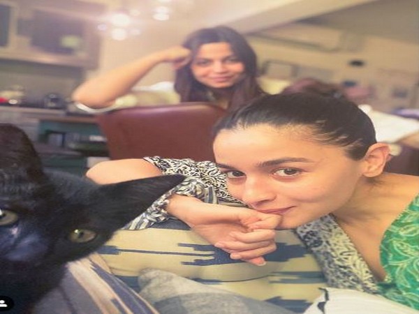 Alia Bhatt, Shaheen Bhatt, Juniper (Image courtesy: Instagram)