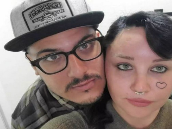 Amanda Bynes with Paul Michael (Image source: Twitter)