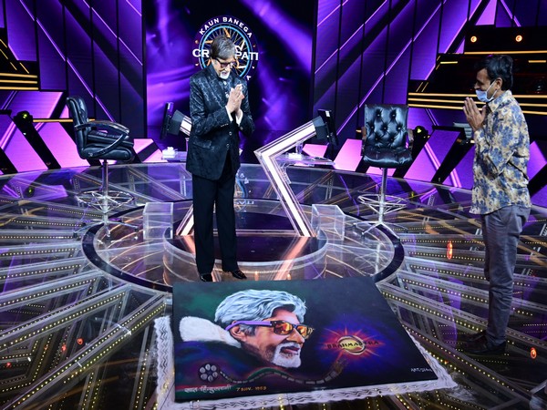 Amitabh Bachchan on the sets of Kaun Banega Crorepati (Image Source: Twitter)