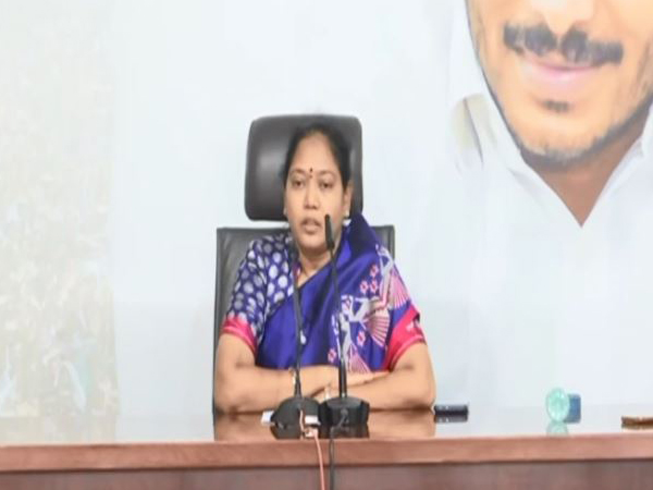 Home Minister Mekathoti Sucharitha addressing a press conference in Amaravati.