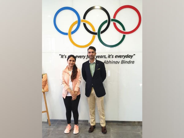Apurvi Chandela with Abhinav Bindra (Photo/Abhinav Bindra Twitter)