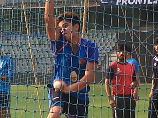 Arjun Tendulkar bowls to Indian cricket team in the nets