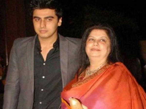 Arjun Kapoor and his late mother (Image source: Twitter)