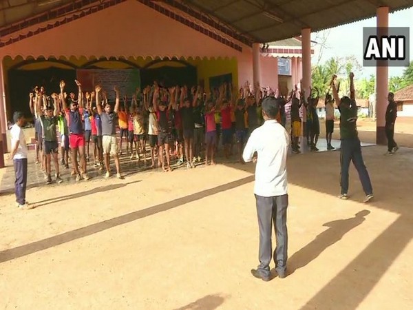Former serviceman Kishor Kumar is traning youths for free for an Army recruitment on May 28. (Photo/ANI)