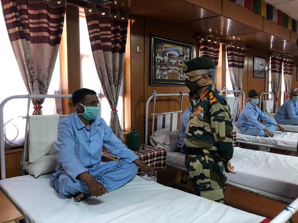 Army Chief General MM Naravane interacting with soldiers in Military Hospital at Leh. Photo/ANI
