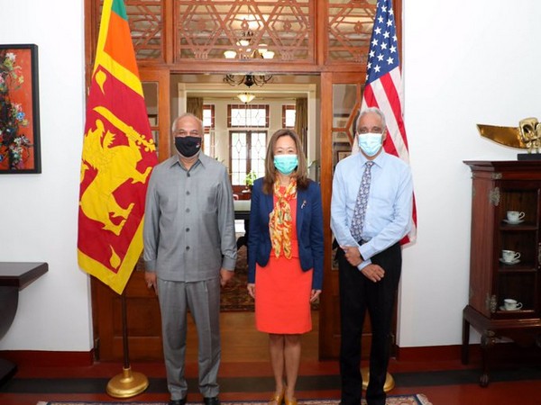 US Ambassador to Sri Lanka Julie Chung (Centre) (Photo credit: Twitter)