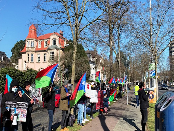 The Free Balochistan Movement Germany Branch organized a protest in front of the Pakistani Consulate in Frankfurt.