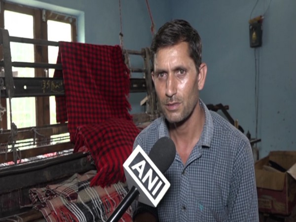 Rajesh Kumar, a weaver in Tandhar village in Udhampur (Photo/ANI)