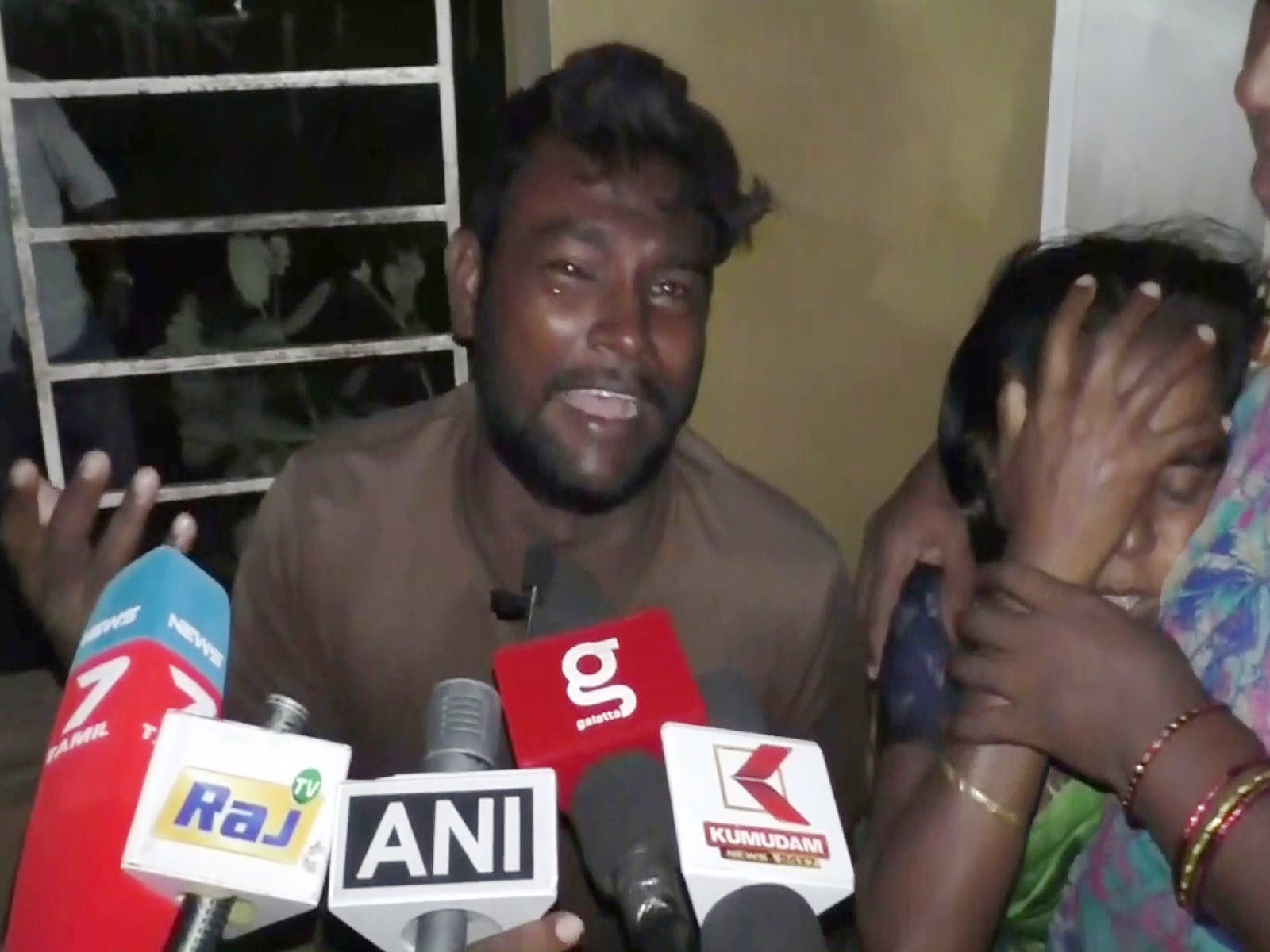 Karur stampede victim sharing his ordeal (Photo/ANI)