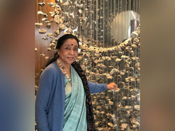 Asha Bhosle (Image courtesy: Instagram)