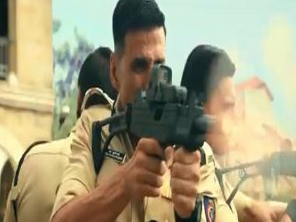 Akshay Kumar with Ranveer Singh and Ajay Devgn. (Image courtesy: Instagram)