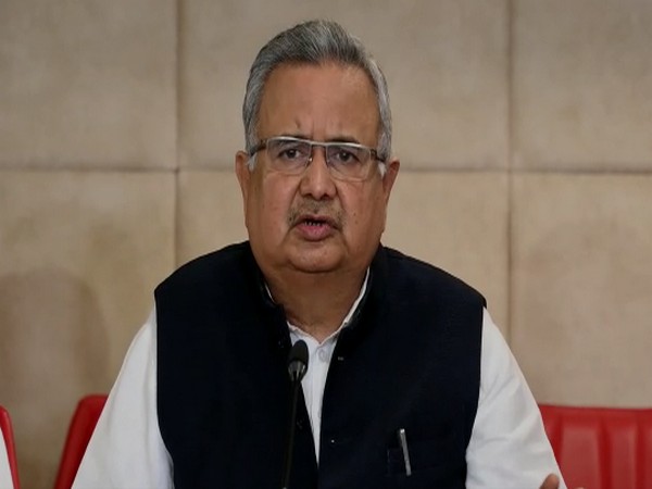Former Chhattisgarh CM Raman Singh interacting with reporters on Sunday.