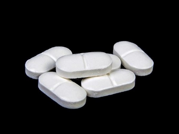 Liver-related deaths occurred in 11.0% of aspirin users compared with 17.9% of nonusers over 10 years