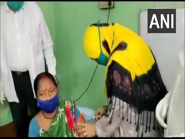 TMC leader Tabassum Ara was seen administering a vaccine (Photo/ANI)