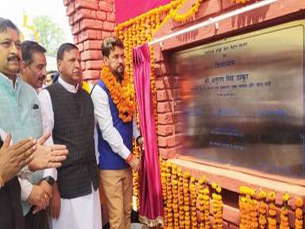 
    Thakur lays foundation stone of Hockey Astroturf in Sirmour
    