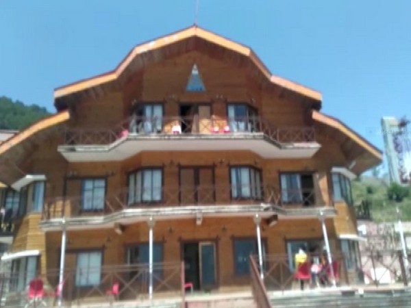 Preparations in full swing for the marriage of Gupta family in Auli