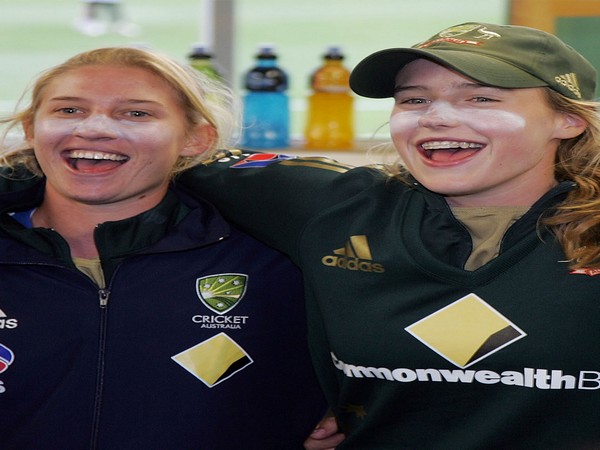 Australian cricketer Delissa Kimmince and Ellyse Perry    (Image: Australian Women's Cricket Team's Twitter )