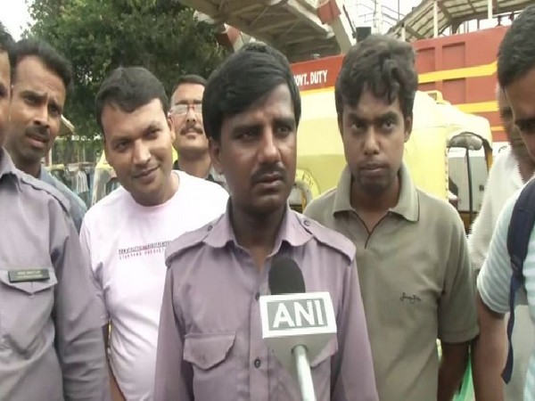 A auto-rickshaw driver Sanjay Kumar Shah speaking to ANI in Delhi on Thursday. Photo/ANI