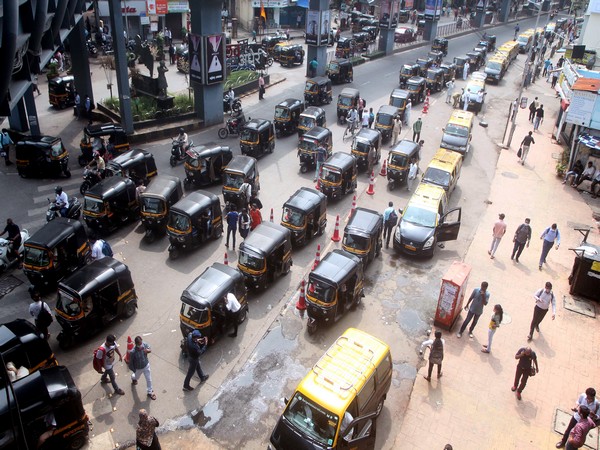 Autorickshaw and taxis seen standing outside Andheri railway station during 'Maharashtra Bandh' on Monday. (ANI/Photo)