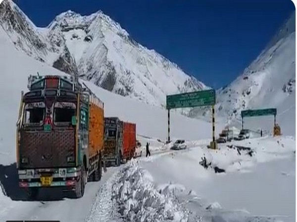 A grab from the video. (Credit: BRO Twitter)