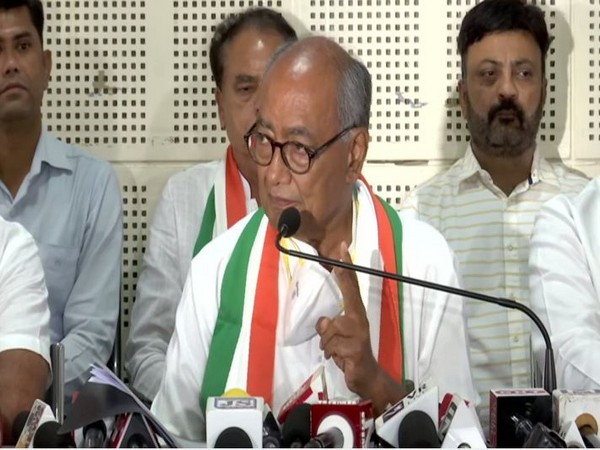 Congress leader Digvijay Singh in Ahemdabad, Gujarat. (Photo/ANI)