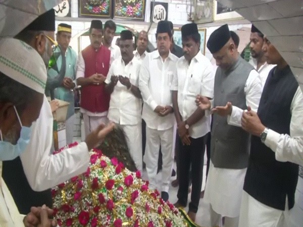 DMK leaders offering prayers at Dargah in Chennai, Tamil Nadu. (Photo/ANI)