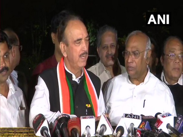 Ghulam Nabi Azad addressing media at Bengaluru on Tuesday