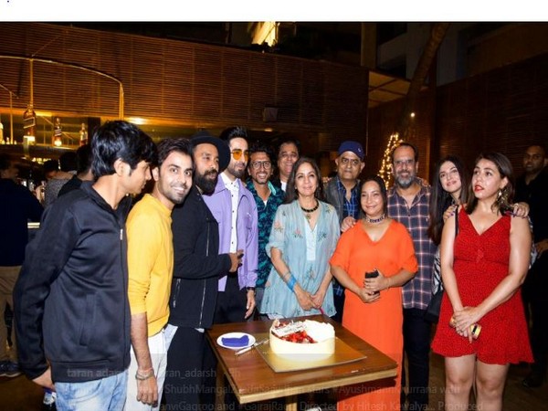 Ayushmann Khurrana and other members of the cast and crew (Image Source: Twitter)