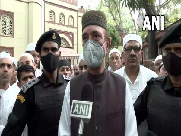 Congress leader Ghulam Nabi Azad in Delhi on Eid-Ul-Fitr. (ANI/photo)