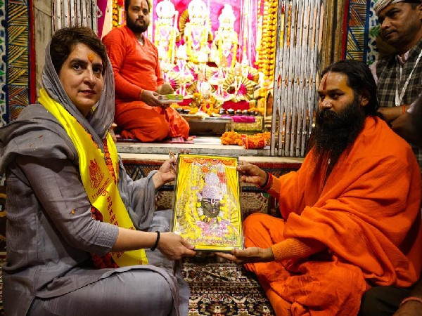 Congress general secretary Priyanka Gandhi Vadra at Kamtanath temple in Chitrakoot (Photo/ANI)