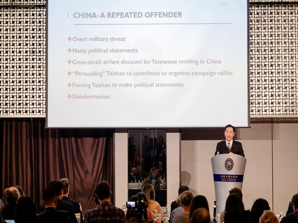 Minister of Foreign Affairs Jaushieh Joseph Wu speaks during a pre-election media briefing (Photo/X@MOFA_Taiwan)