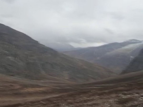 Fresh snowfall affected Neelkanth and Nar Narayan mountains.