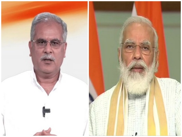 Chhattisgarh Chief Minister Bhupesh Baghel (l) and Prime Minister Narendra Modi.