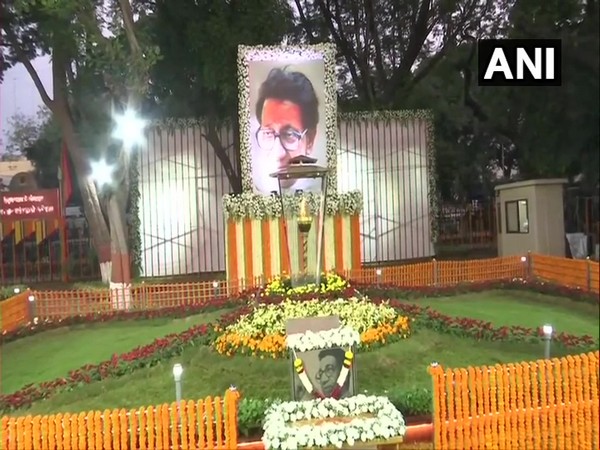 Balasaheb Thackery Smriti sthal decorated on eighth death anniversary of the Late Shivsena leader