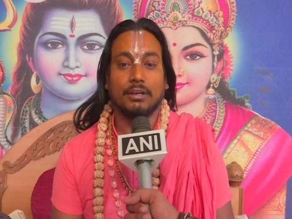 Mahant Balak Das of Patalpuri shrine talking to ANI in Varanasi on Thursday