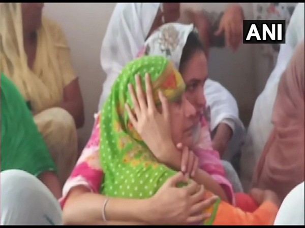 Shaurya Chakra awardee Balwinder Singh's family mourned his death. (Photo/ANI)