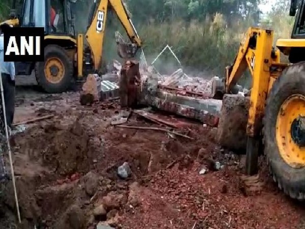 A visual from the demolition of the resort in Bandhavgarh, Madhya Pradesh. 