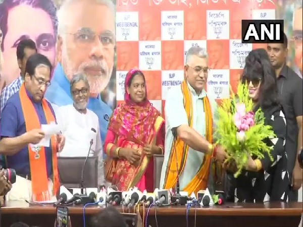 Bangladeshi film actress Anju Ghosh joining BJP in Kolkata, West Bengal on Wednesday. Photo/ANI
