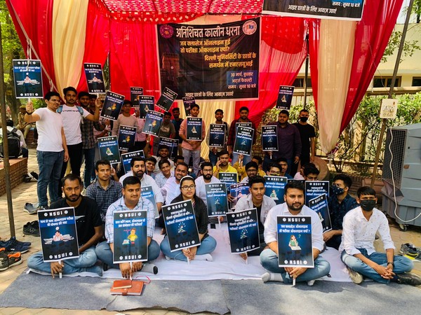 Visual of NSUI students protesting 