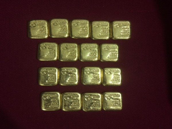 1.7 kilograms of gold seized in Hyderabad by DRI officials. Photo/ANI