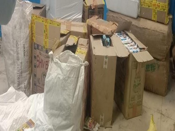 Delhi police seized duplicate products of reputed companies
