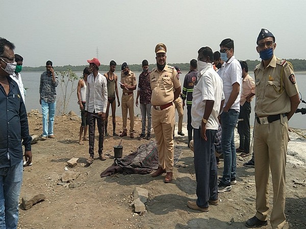 Visual of a dead body found at Retibunder, Mumbra where Mansukh Hiran's body was found