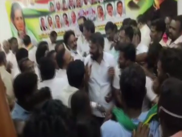Visual of ruckus in Congress CEC meeting at the Congress Office in Puducherry.