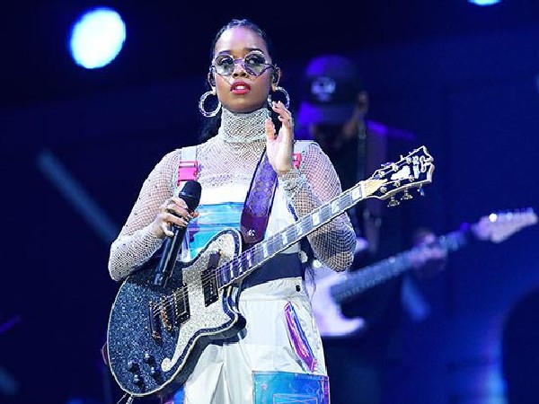 H.E.R. (Image source: Instagram)