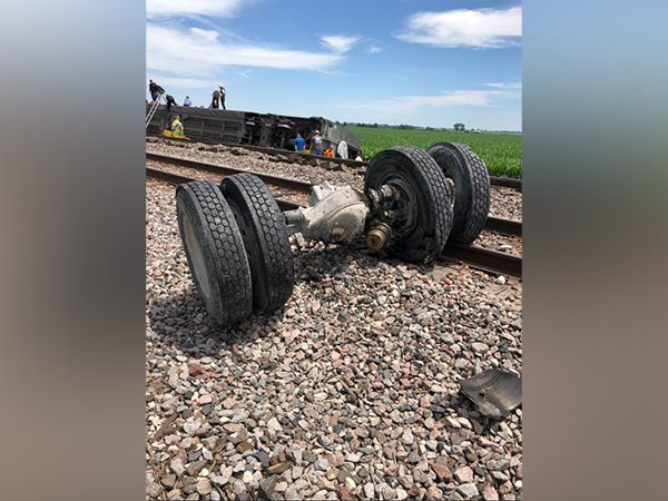 Three killed, multiple injured in Amtrak train crash in US' Missouri (Photo Credit: Twitter)