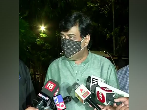 Maharashtra Minister Ashok Chavan speaking to media on Sunday. (Photo/ANI)